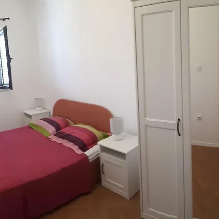 Apartman Lucija セヴィド