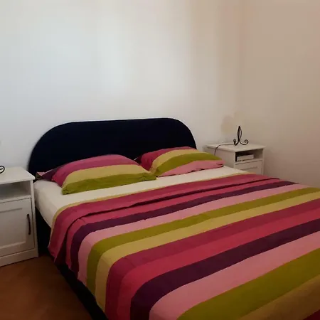 Apartman Lucija *